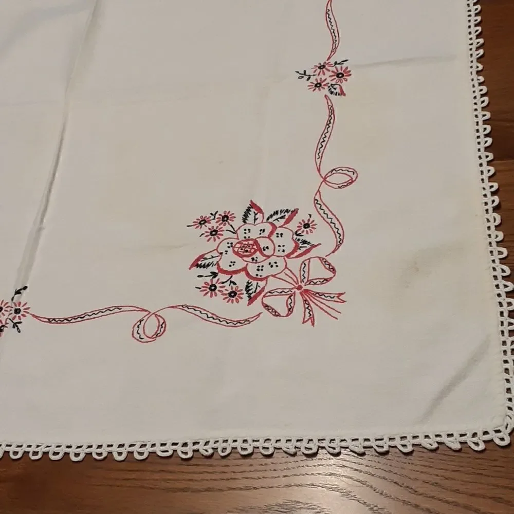 3 pc vtg embroidered 28